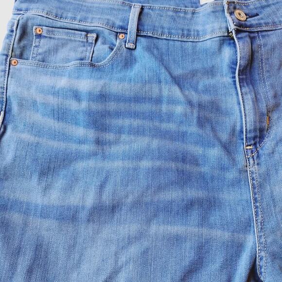 Women's 24 M Plus Size Levi Mid Rise Slim Straight Leg Jeans/Pants Medium Wash - Picture 7 of 7